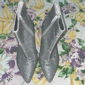 Alex Marie Gaming Rhinestone Ankle Boots 5M Silver Kitten Heel Sparkly Point NWT